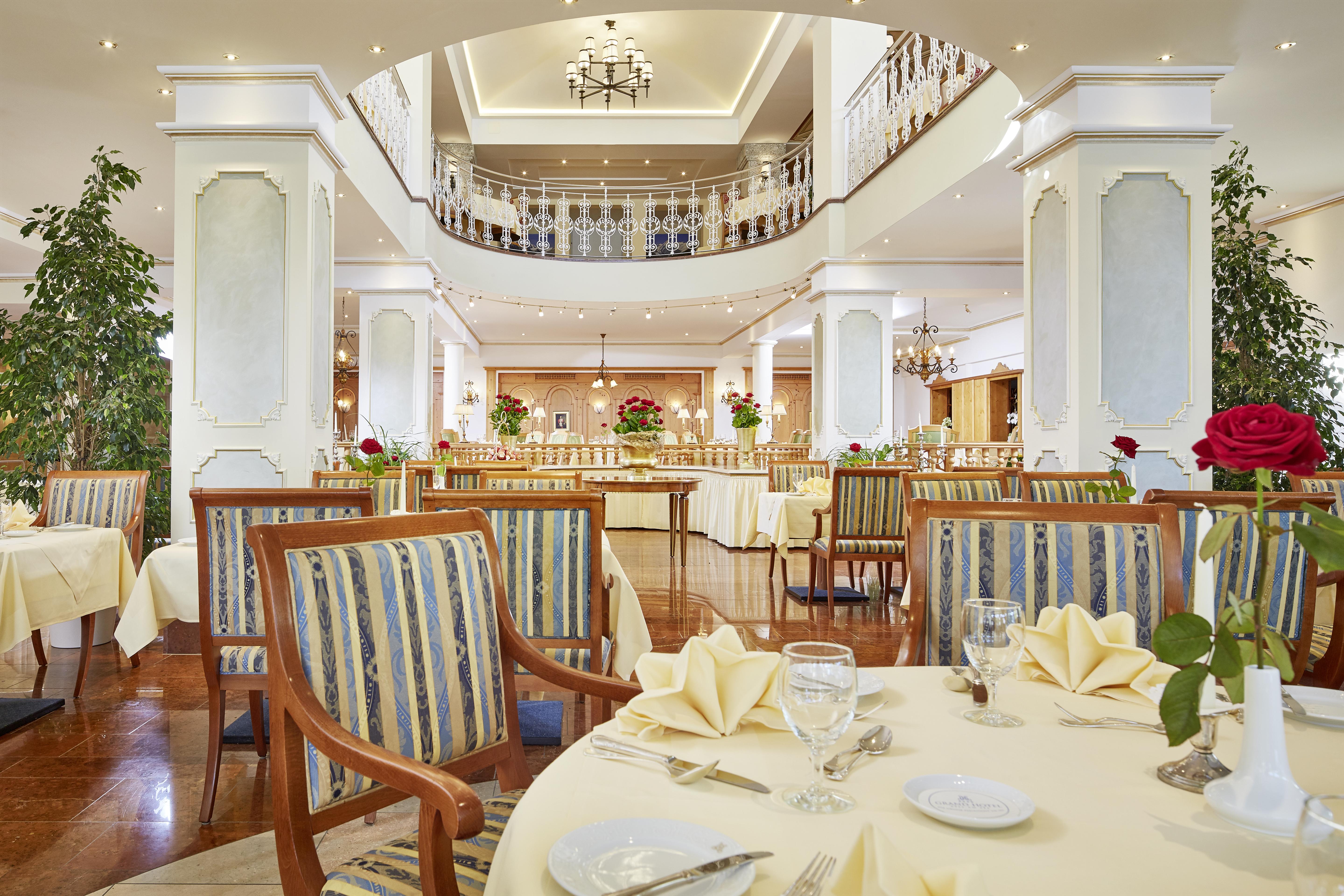 Grand Hotel Zell Am See Exterior photo